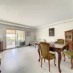 Cannes - 3 Pieces A 15Mn Palais