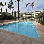 Cannes - 3 Pieces A 15Mn Palais