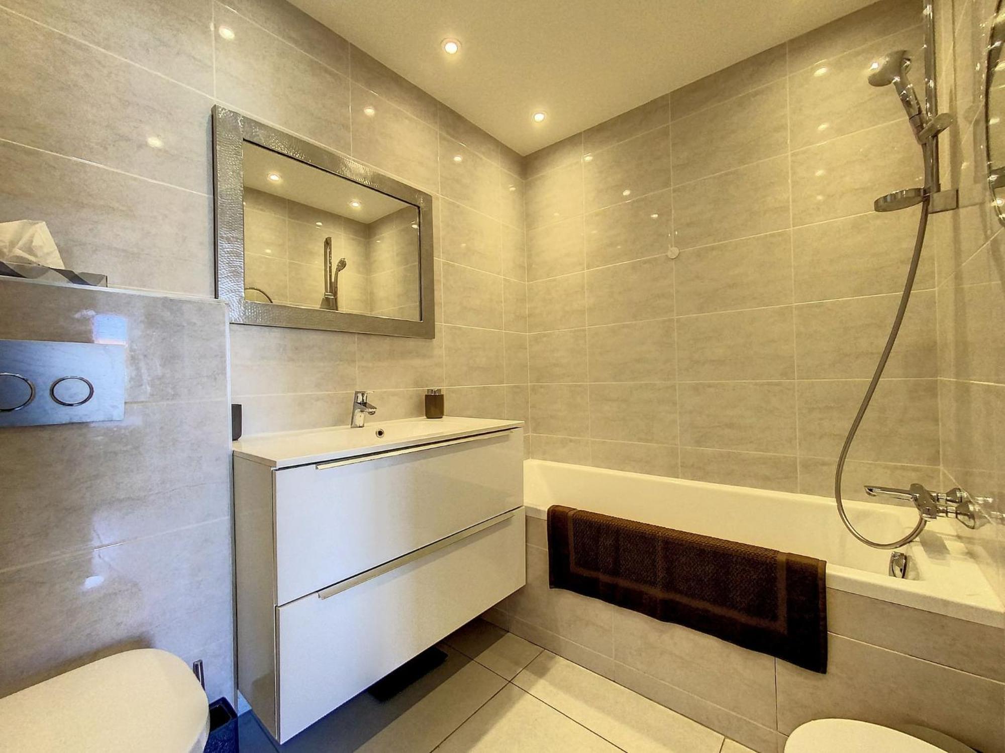 Appartamento - 3 Pieces A 15mn Palais *